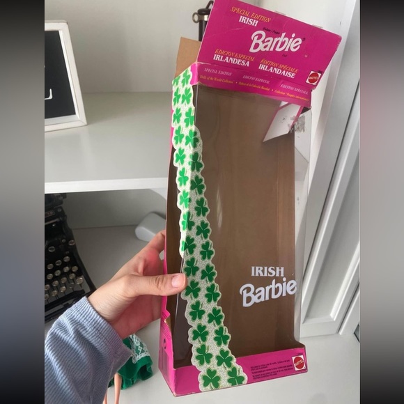 Barbie Irish Doll 1994 Special Edition Dolls of the World Collection 12998 - Picture 2 of 6